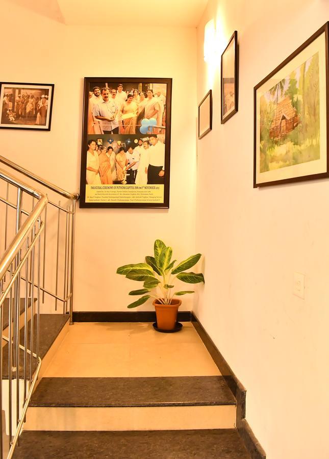 Oyo 18604 Puthens Capitol Inn Kochi Dış mekan fotoğraf