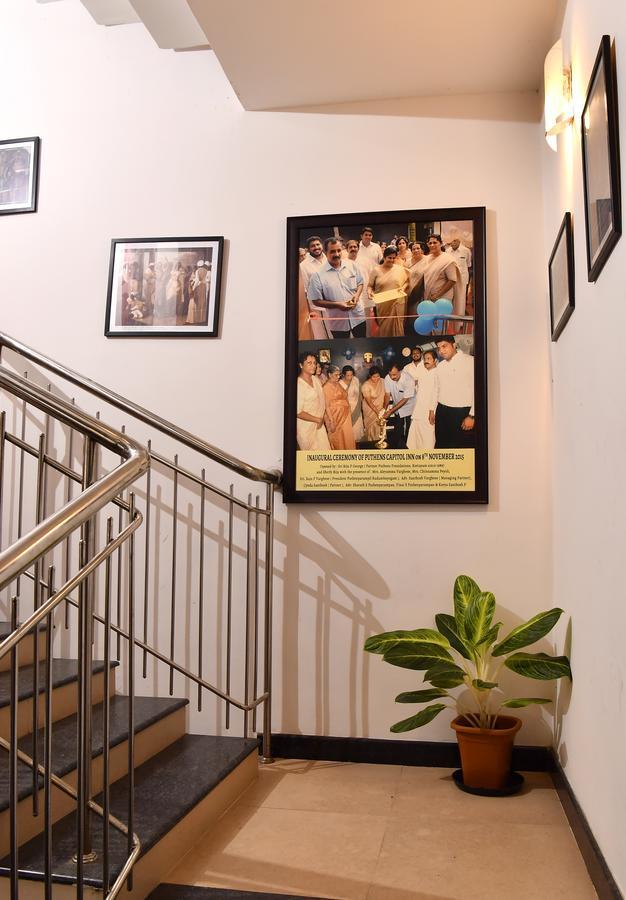 Oyo 18604 Puthens Capitol Inn Kochi Dış mekan fotoğraf